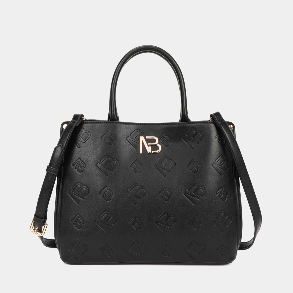 Carmona handbag in black.